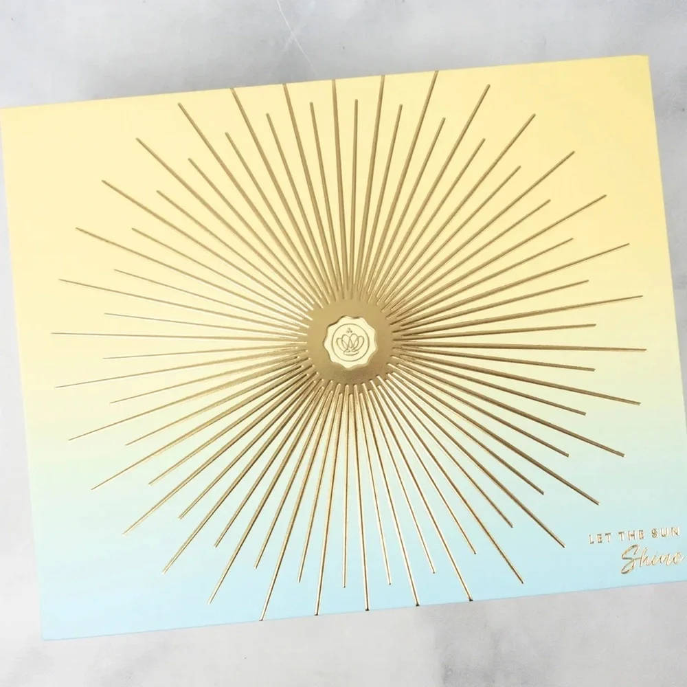 GLOSSYBOX LET THE SUNSHINE BEAUTY BOX $150 VALUE (NEW WITH TAGS)